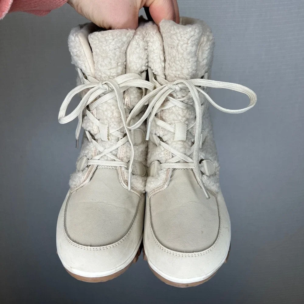 Universal Thread Womens Cream Sherpa Lace Up‎ Winter Snow Boots Size 6